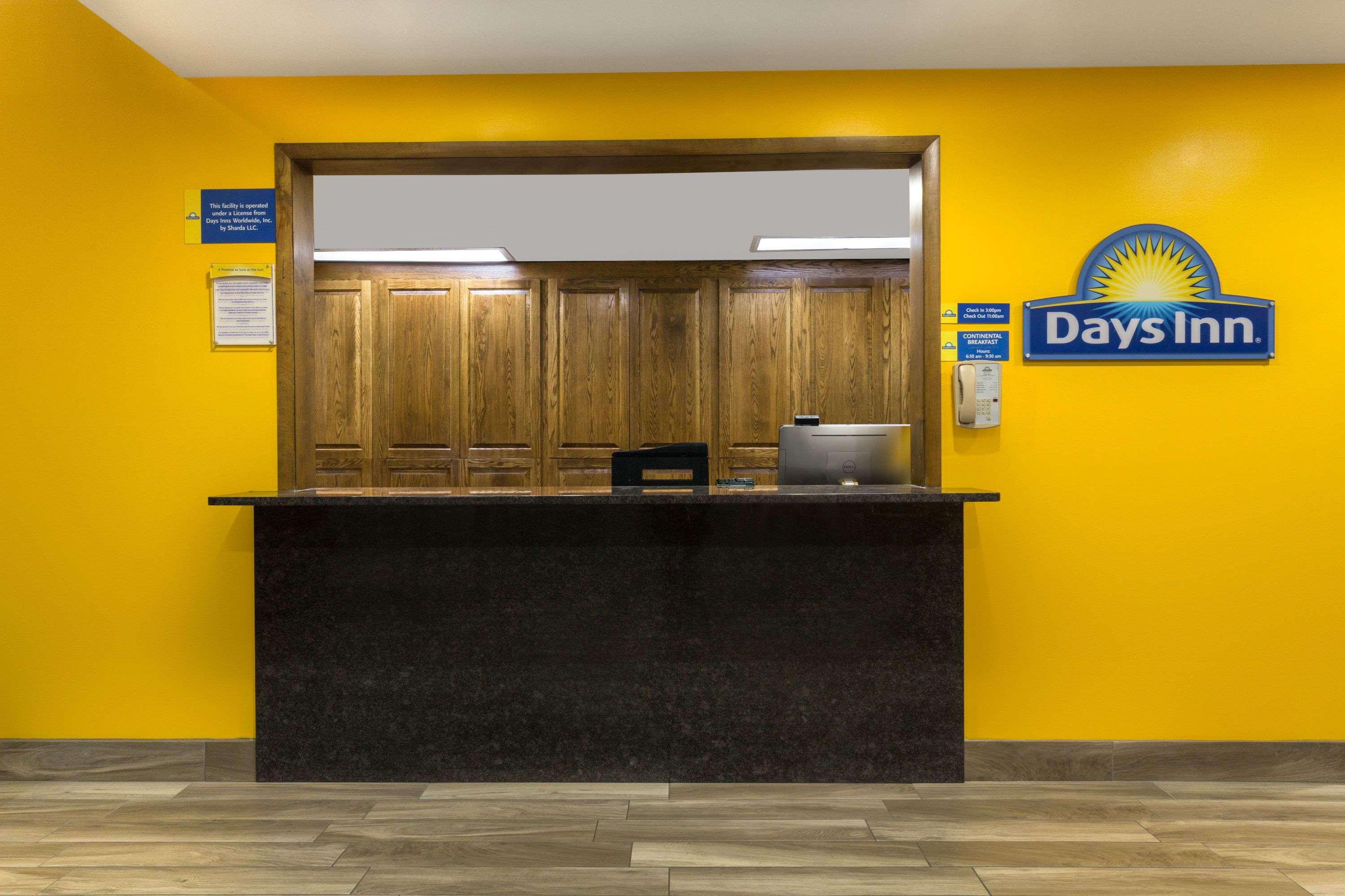 Days Inn By Wyndham Delta Εξωτερικό φωτογραφία