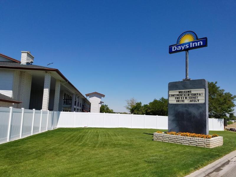 Days Inn By Wyndham Delta Εξωτερικό φωτογραφία